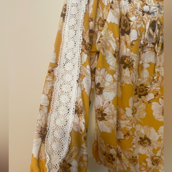 Maurice’s- Size Small - Peasant Sunflower Blouse - Picture 2 of 5